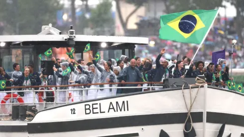 Barco contou com 100 pessoas. Steph Chambers/Getty Images.