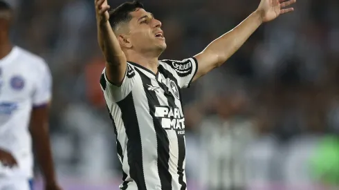 RIO DE JANEIRO, BRAZIL - MAY 5: Jefferson Savarino of Botafogo reacts during the match between Botafogo and Bahia as part of Brasileirao 2024 at Estadio Olimpico Nilton Santos on May 5, 2024 in Rio de Janeiro, Brazil. (Photo by Wagner Meier/Getty Images)
