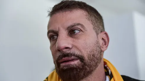 Presidente Pedrinho vai cuidando de saída do Vasco: Zé Vitor vai para o União Leiria, de Portugal