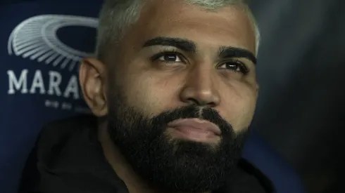 Gabigol no banco de reservas durante a partida entre Flamengo e Fortaleza, no Maracanã, pelo Campeonato Brasileiro, no dia 11/07/2024.