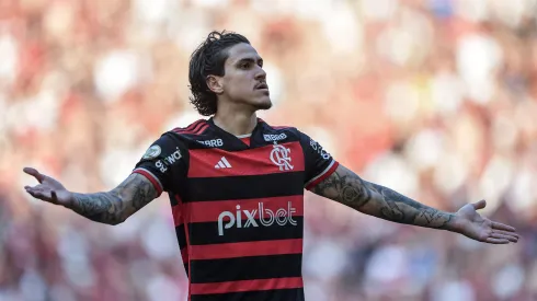 Centroavante durante comemoração do gol contra o Atlético-GO