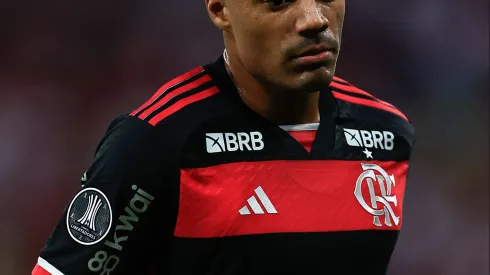 RIO DE JANEIRO, BRAZIL - MAY 28: Nicolás de la Cruz of Flamengo looks on during the match between Flamengo and Millonarios as part of Copa CONMEBOL Libertadores 2024 at Maracana Stadium on May 28, 2024 in Rio de Janeiro, Brazil. (Photo by Buda Mendes/Getty Images)