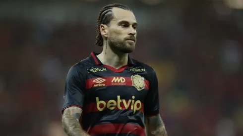 Lucas Lima no Sport, em partida contra a Ponte Preta pelo Brasileirão Série B.