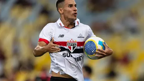 Ferreira of Sao Paulo celebrates after scoring the team's first goal during the match between Flamengo and Sao Paulo