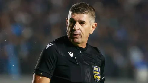 RS – CAXIAS DO SUL – 04/07/2024 – BRASILEIRO A 2024, GREMIO X PALMEIRAS – O arbitro Marcelo de Lima Henrique durante partida entre Gremio e Palmeiras no estadio Francisco Stedile pelo campeonato Brasileiro A 2024. Foto: Luiz Erbes/AGIF