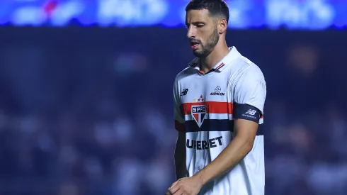 SP - SAO PAULO - 17/07/2024 - BRASILEIRO A 2024, SAO PAULO X GREMIO - Calleri jogador do Sao Paulo durante partida contra o Gremio no estadio Morumbi pelo campeonato Brasileiro A 2024.