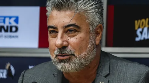 Alexandre Gallo, coordenador de futebol do Santos, em apresentação de Diego Pituca, no dia 08/01/2024.Foto: Reinaldo Campos/AGIF