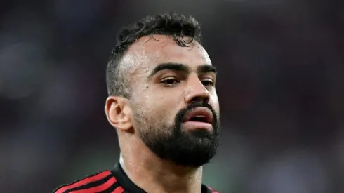 Fabrício Bruno durante partida contra o São Paulo. Zagueiro é cobiçado pelo mercado europeu.