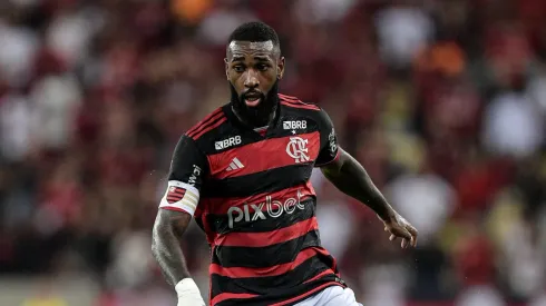 Gerson em ação durante a partida de ontem (31). Foto: Thiago Ribeiro/AGIF