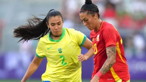 Lateral se lesionou no confronto. Juan Manuel Serrano Arce/Getty Images.