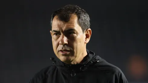 Carille durante partida do Santos na Série B. Foto: Reinaldo Campos/AGIF