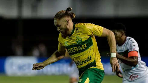 Isidoro Pitta em partida da Copa do Brasil pelo Cuiabá. Foto: Thiago Ribeiro/AGIF
