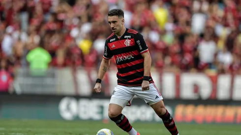 Léo Ortiz cita dificuldades ao jogar como volante