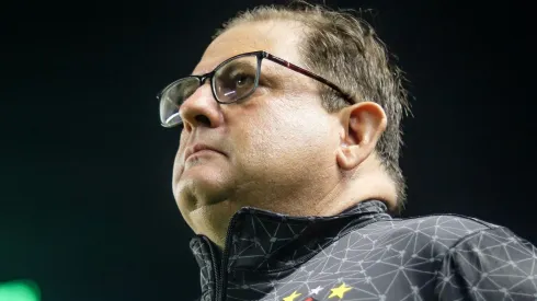 Guto Ferreira, treinador do Sport, durante partida contra o Peixe , na Vila Belmiro, pela Série B do Campeonato Brasileiro, no dia 02/08/2024.