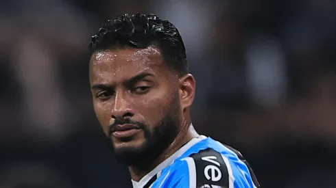 Reinaldo tem futuro indefinido no Grêmio