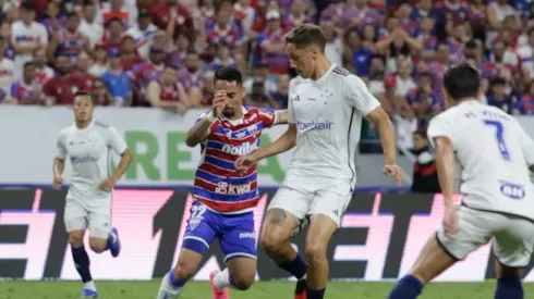 Pikachu pelo Fortaleza em partida diante do Cruzeiro. Foto: Lucas Emanuel/AGIF