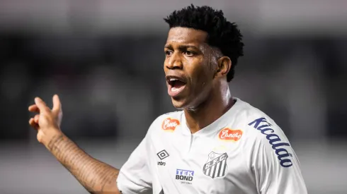 Situação envolvendo Gil esquenta os bastidores da Vila