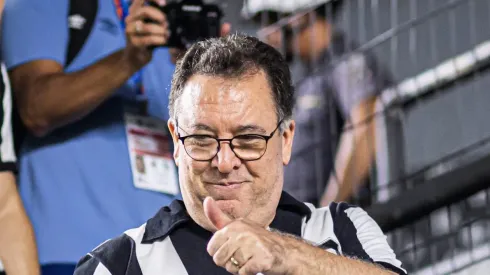 Marcelo Teixeira durante jogo contra o Palmeiras. Peixão em busca de reforços.