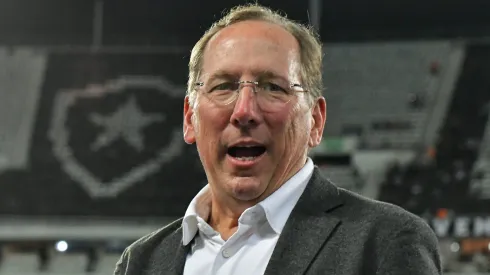 John Textor liberou negociação de atacante