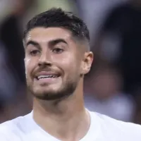 Torcida do Corinthians faz sugestão por Alex Arce: \'Pedro Raul e mais dinheiro\'