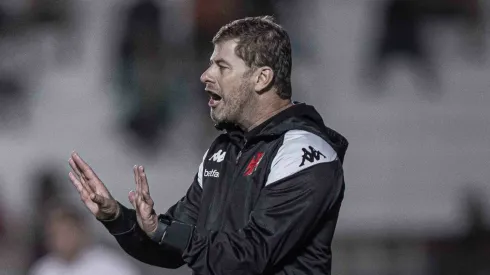 Rafael Paiva faz mudanças no Vasco. Foto: Heber Gomes/AGIF