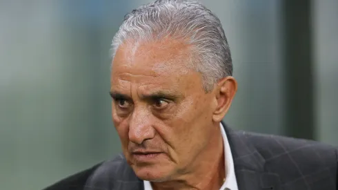 Tite em partida do Campeonato Brasileiro 2023 (Foto: Pedro H. Tesch/Getty Images)