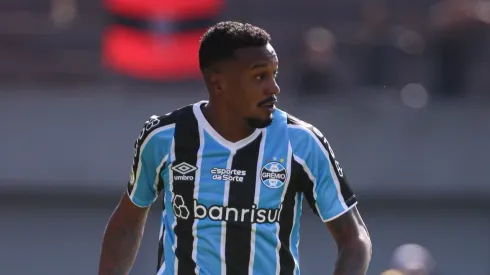 RS - CAXIAS DO SUL - 21/07/2024 - BRASILEIRO A 2024, GREMIO X VITORIA - Edenilson jogador do Gremio durante partida contra o Vitoria no estadio Francisco Stedile pelo campeonato Brasileiro A 2024.