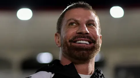 Pedrinho busca novas alternativas no mercado ao Vasco.