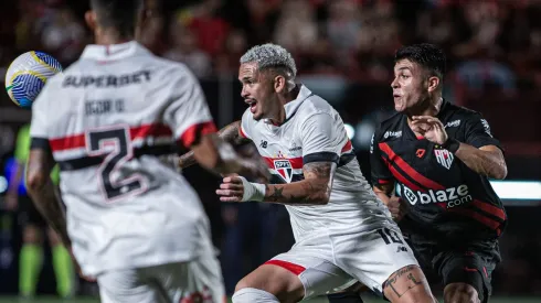 Luciano em atividade pelo São Paulo em partida contra o Atlético-GO. Foto: Isabela Azine/AGIF