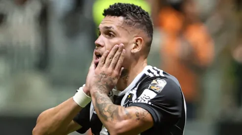 MG – BELO HORIZONTE – 23/06/2024 – BRASILEIRO A 2024, ATLETICO-MG X FORTALEZA – Paulinho jogador do Atletico-MG lamenta durante partida contra o Fortaleza no estadio Arena MRV pelo campeonato Brasileiro A 2024. Foto: Gilson Lobo/AGIF