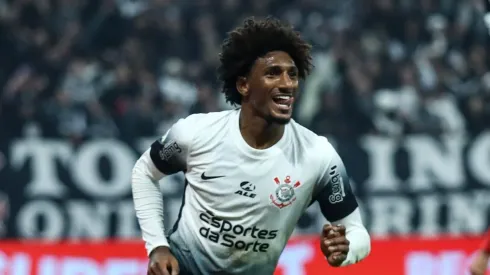 Talles Magno foi revelado no Vasco da Gama. Foto: Marco Miatelo/AGIF