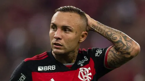 Everton Cebolinha machucou e só volta em 2025