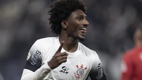 Talles Magno comemorando gol em partida entre Corinthians e Red Bull Bragantino, na Neo Química Arena, pelo Campeonato Brasileiro, no dia 10/08/2024. Foto: Marco Galvão/Fotoarena