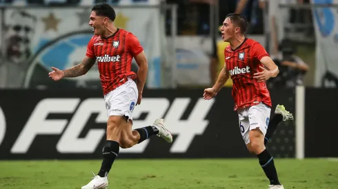 Huachipato e Racing duelam nas oitavas da Sul-Americana.