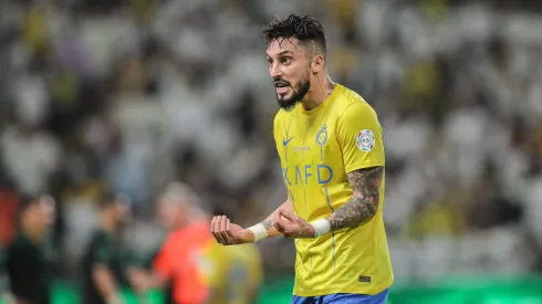 Alex Telles, do Al Nassr, foi falado no Palmeiras