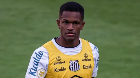 Santos considerada Renyer como uma grande promessa.