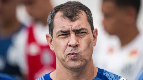 Carille tem decisão importante no Santos