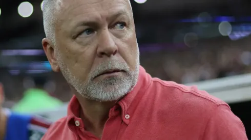 RIO DE JANEIRO, BRAZIL - JULY 24: Head coach Mano Menezes of Fluminense looks on prior to the match between Fluminense and Palmeiras as part of Brasileirao 2024 at Maracana Stadium on July 24, 2024 in Rio de Janeiro, Brazil. (Photo by Wagner Meier/Getty Images)