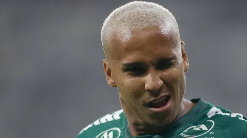 Deyverson chegou a negociar com o Santos em meados de abril, mas salário inviabilizou a operação