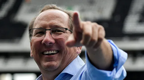 Vasco pode negociar com John Textor.