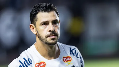 Situação física de Giuliano no Santos é atualizada