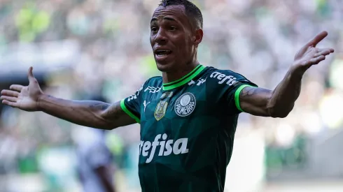 SP - SAO PAULO - 03/12/2023 - BRASILEIRO A 2023, PALMEIRAS X FLUMINENSE - Breno Lopes jogador do Palmeiras durante partida contra o Fluminense no estadio Arena Allianz Parque pelo campeonato Brasileiro A 2023. Foto: Fabio Giannelli/AGIF
