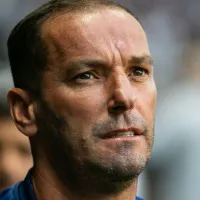 Petit, técnico do Cuiabá, critica o gramado no empate com o Atlético-MG: “Atrapalhou”