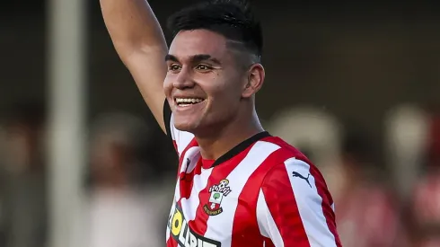 Carlos Alcaraz durante partida entre Eastleigh e Southampton, em amistoso da pré-temporada, no Silverlake Stadium, no dia 19/07/2024. Foto: Steven Paston