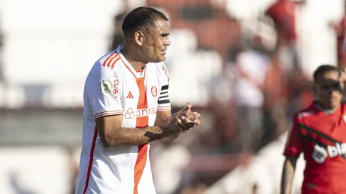 Zagueiro do Colorado durante a derrota na 23ª rodada