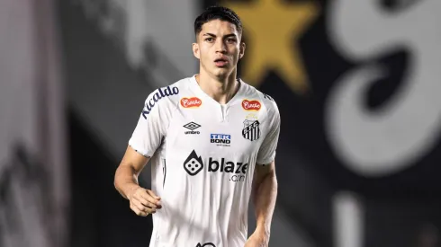 Jair, zagueiro do Santos