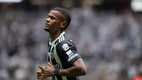 Alisson em campo no empate com o Cuiabá