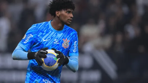Hugo Souza, goleiro do Corinthians durante partida contra o Criciuma no estadio Arena Corinthians pelo Brasileirão A 2024