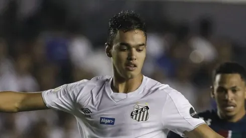 Felipe Aguilar, ex-Santos, oferecido ao Clube Carioca.