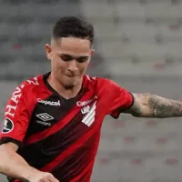 Empresário de Khellven explica situação do lateral: \'Flamengo não está interessado\'